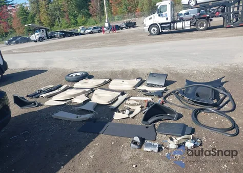 2020 Jeep Grand Cherokee Limited 4X4 z USA, uszkodzony, nr VIN 1C4RJFBG2LC243975